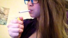 MissDeeNicotine – Smoking With Glasses On For A Fetish Fan!!